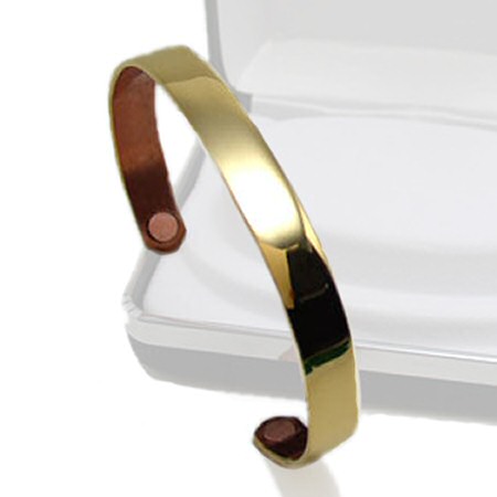 Original Sabona of Londen Copper Bracelet with a gold plated polished finish and two 1700 gauss Samarium Cobalt magnets polarity north. Timeless beauty, versatility and a unique look with a polished gold effect suits every style preference when it comes to adding a touch of elegance and sophistication to any outfit