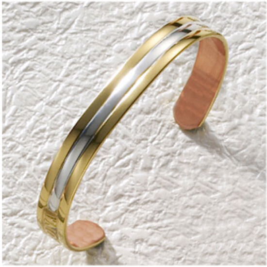 Sabona of Londen Classic Classic Copper Bracelet features a three-ribbed gold and silver plated design with a polished finish. This stylish unisex copper bracelet is designed for comfort, and manufactured to maintain its shape and quality appearance.